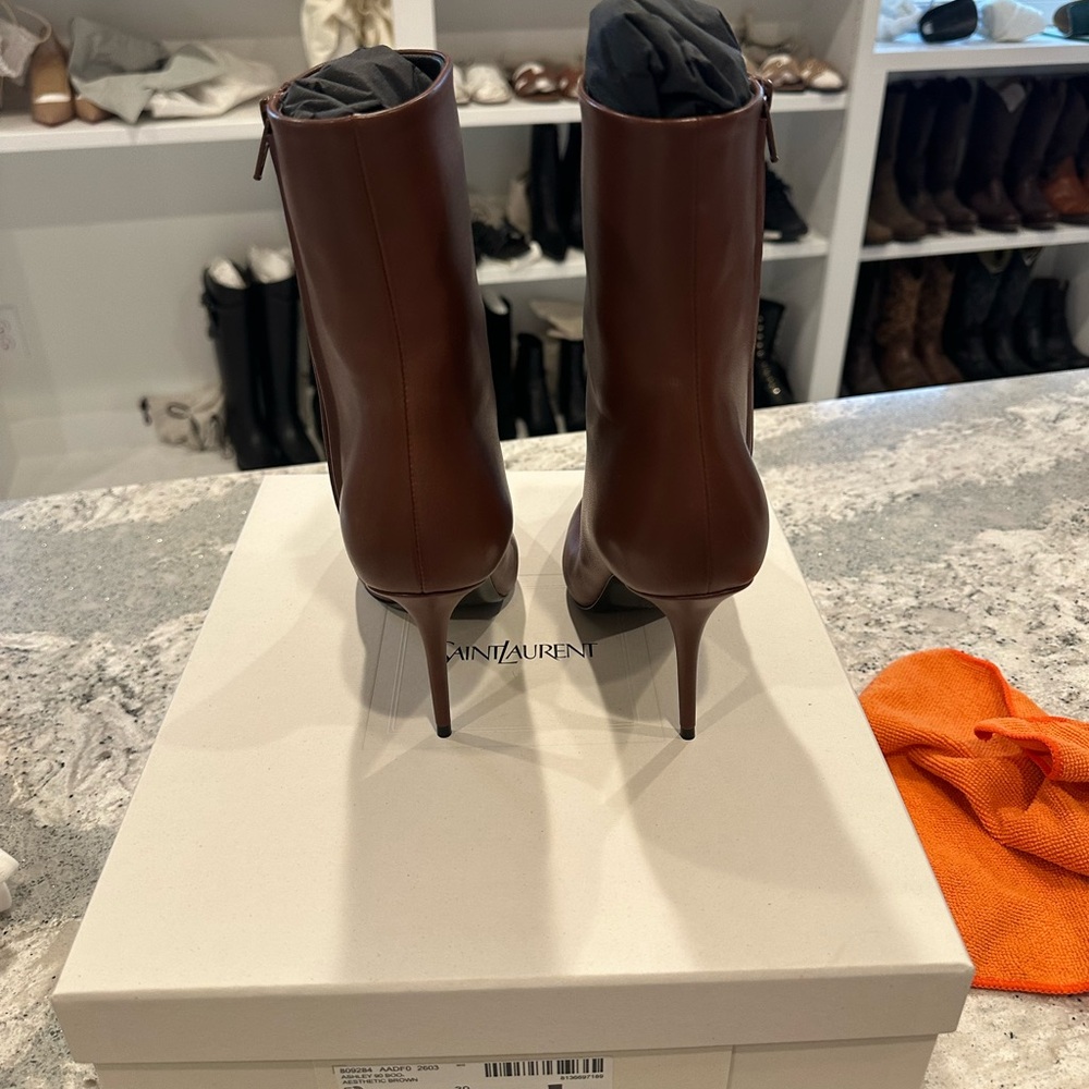 Saint Laurent Ashley 90 leather ankle boots - Picture 11 of 14